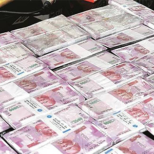 Six held from Maharashtra, Gujarat in fake currency racket