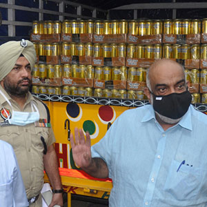 Foreign beer, liquor smuggling racket unearthed, 2 arrested in Zirakpur