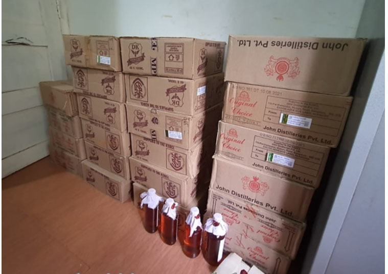 Police seize 1,050 bottles of illicit liquor transported illegally
